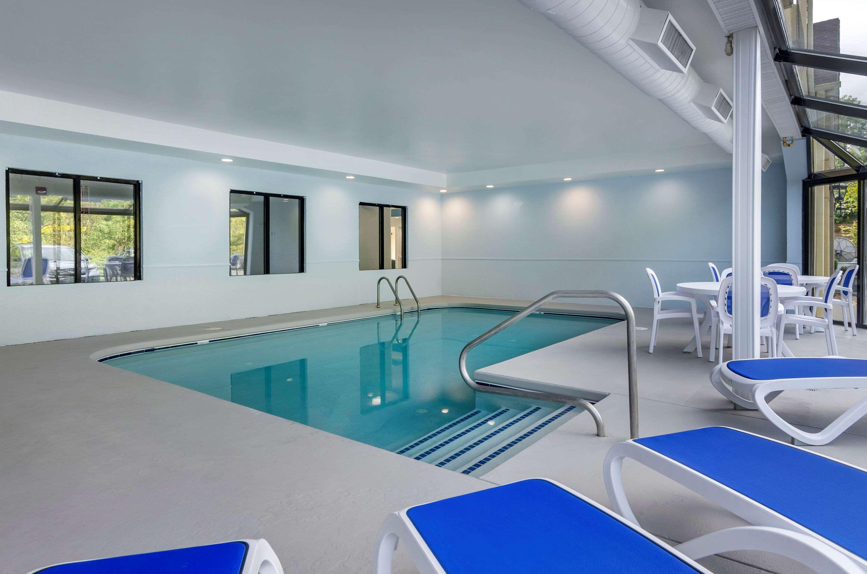 Comfort Inn & Suites Troutville - Roanoke North - Daleville Extérieur photo