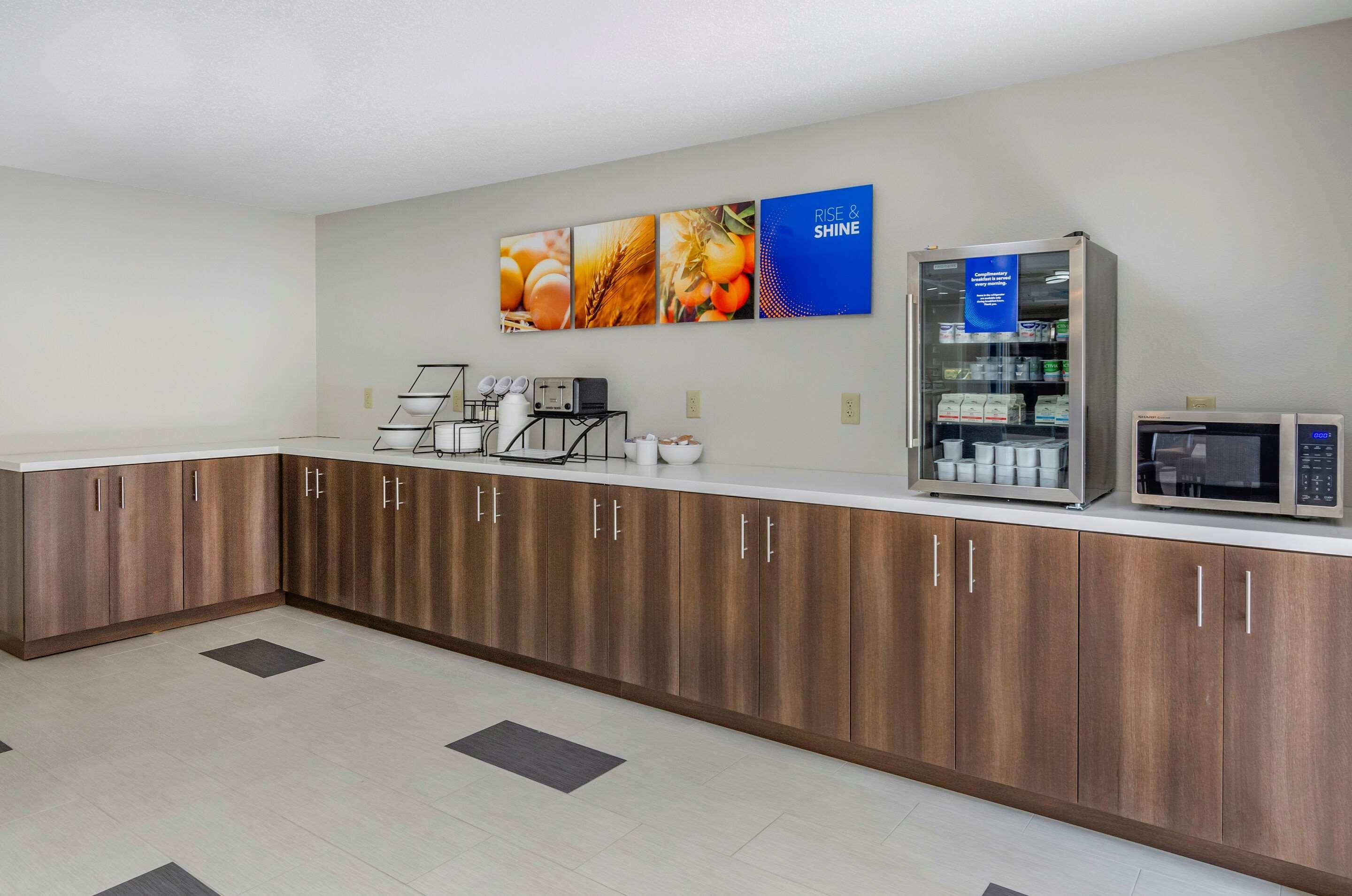 Comfort Inn & Suites Troutville - Roanoke North - Daleville Extérieur photo